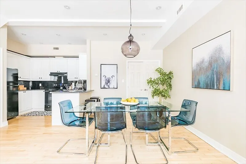Bright 3Br In Church Yonge Corridor By Sonder Toronto Apartment