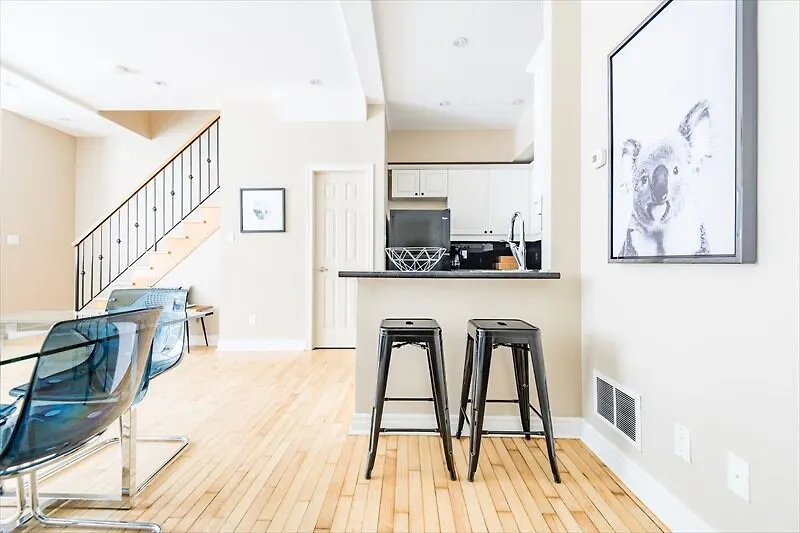 Bright 3Br In Church Yonge Corridor By Sonder Toronto Apartment